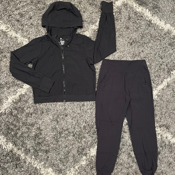 Girls Outfit Bundle Size 14-16 Joggers Leggings Zip up Hoodie All in Motion - Picture 6 of 8